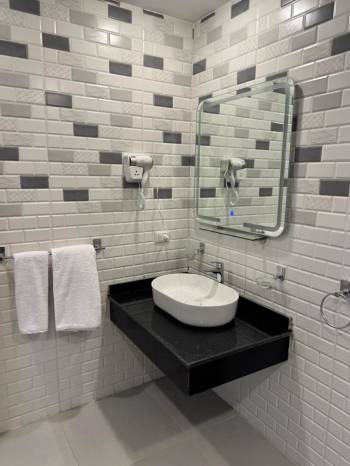 King Room with Spa Bath4