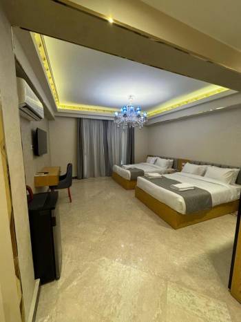 Family Room with Balcony5